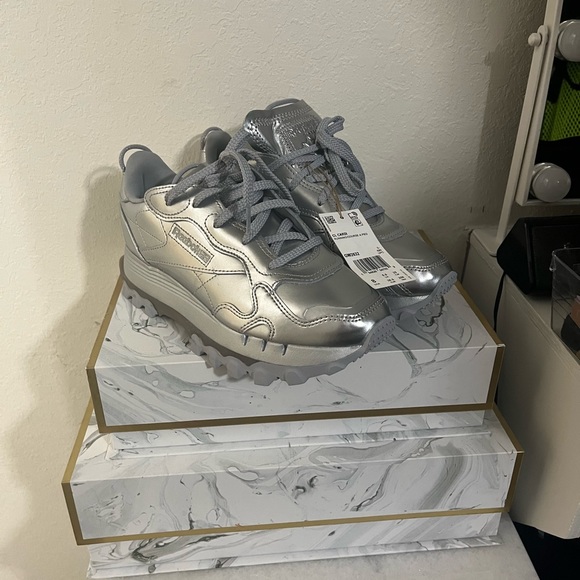 Reebok Cardi B Sneakers New with tags Size 8 - Picture 7 of 8